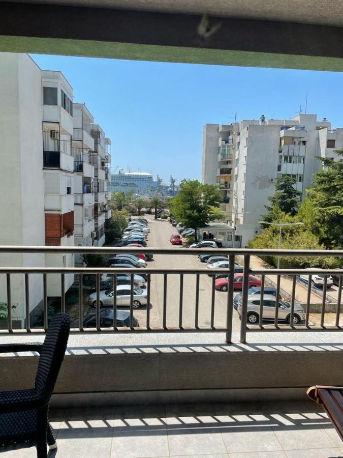 Seaview Apartment Bar Exterior photo